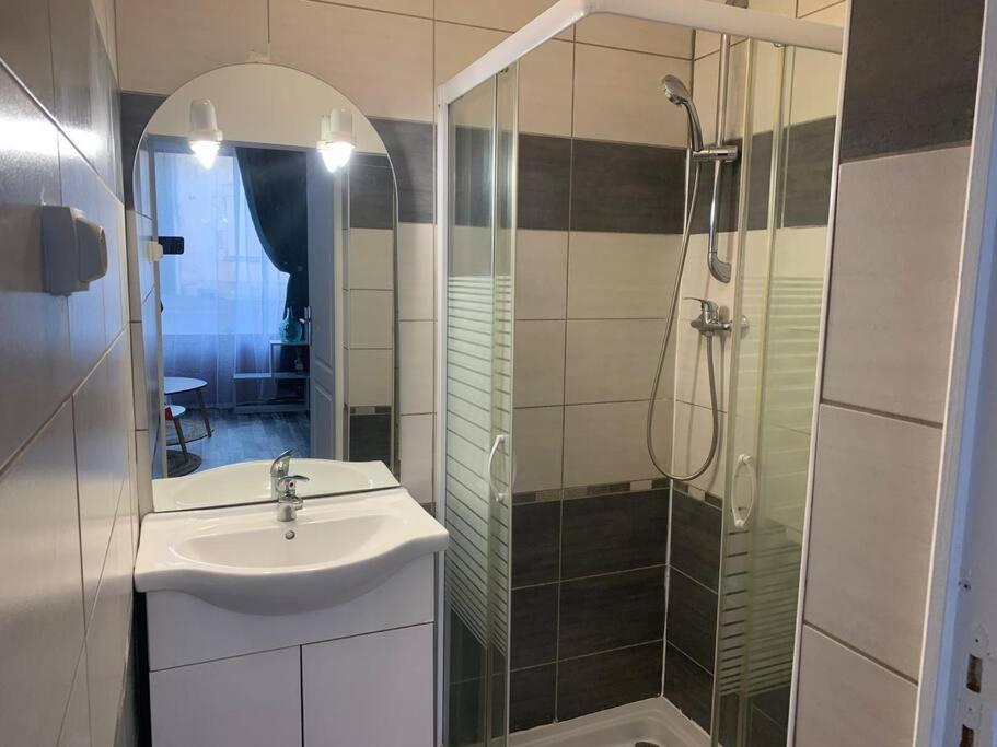 Appartement Avec Cours Ж'єн Екстер'єр фото